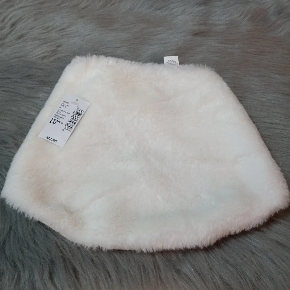Dog Faux Fur Neck Cape